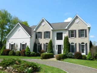 8 Middleton Rd, Newtown, CT 06470 exterior
