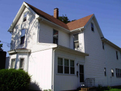 4 Howley Ave, Newton, MA 02459 exterior