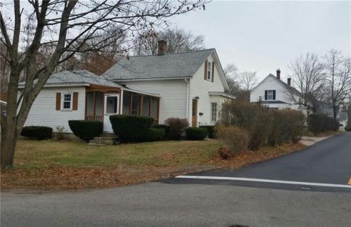 2 Maple St, Coventry, RI 02816 exterior
