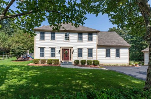 8 Canter Ct, Nashua, NH 03063 exterior