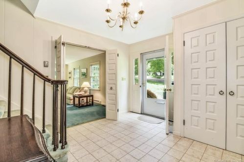 15 Easthill Rd, Stamford, CT 06903 exterior
