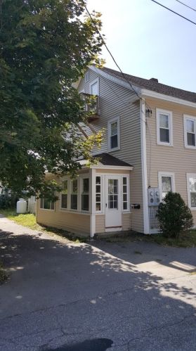 48 Maple St, Rochester, NH 03867 exterior