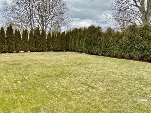3 Ruth St, Middletown, RI 02842 exterior