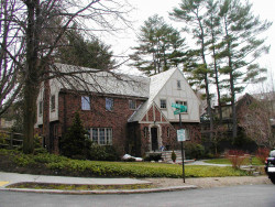 19 Greylock Rd, Newton, MA 02465 exterior