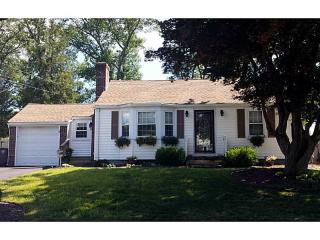 17 Ledgewood Dr, Cranston, RI 02920 exterior