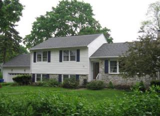 11 Crest Rd, Danbury, CT 06811 exterior
