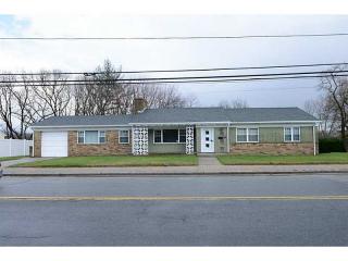 180 Budlong Rd, Cranston, RI 02920 exterior