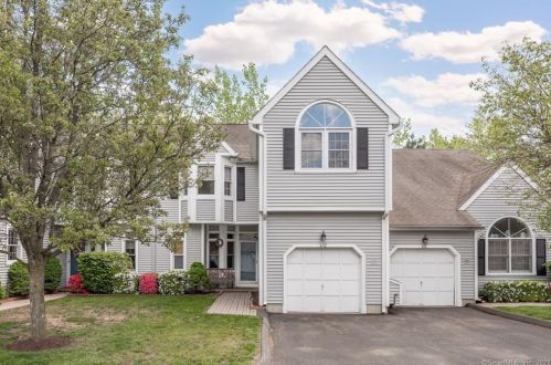 102 Morningside Ct, Huntington, CT 06484 exterior