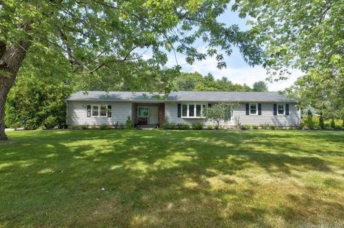 4 Hill Pasture Rd, Somers, CT 06071 exterior
