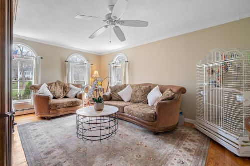 17 Great Gate Dr, Hampton, NH 03842 exterior