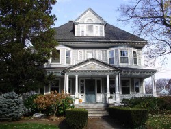 103 Hunnewell Ave, Newton, MA 02458 exterior