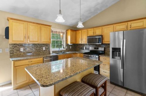 50 Lemac St, Warwick, RI 02889 exterior
