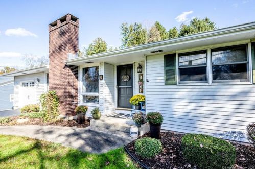 38 Smith St, Middletown, CT 06457 exterior