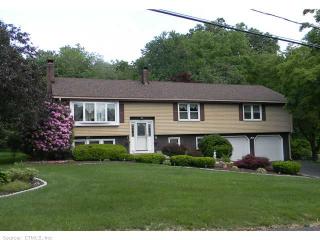 16 Pioneer Dr, Windsor, CT 06095 exterior