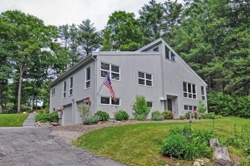 252 Baker St, Walpole, MA 02081 exterior