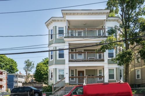 373 Centre St, Roxbury-Xing, MA 02119 exterior