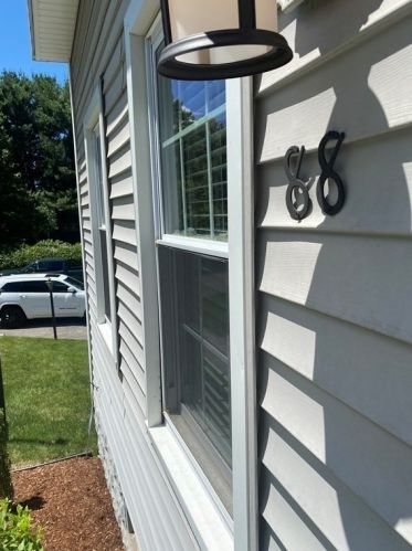 88 Fair Oak Rd, Springfield, MA 01128 exterior