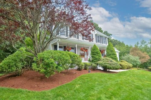 37 Timberland Dr, Lincoln, RI 02865 exterior