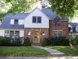 26 Rowena Rd, Newton, MA 02459 exterior