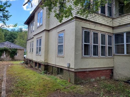 89 Firglade Ave, Springfield, MA 01108 exterior