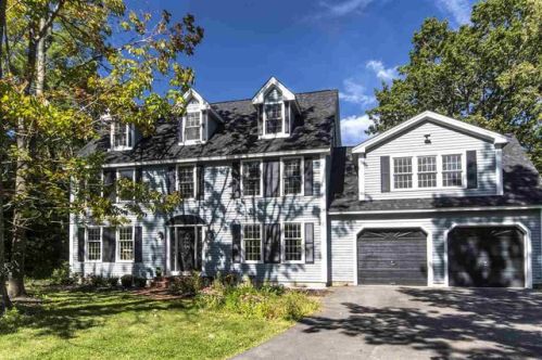 71 Buckminster Way, Portsmouth, NH 03801 exterior