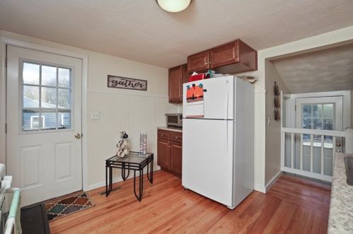 108 Bartlett Dr, Warwick, RI 02886 exterior