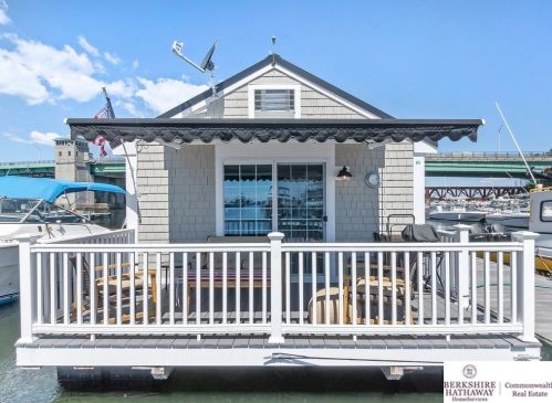 179 Bridge Rd, Salisbury, MA 01952 exterior