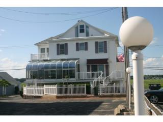 435 Ocean Blvd, Hampton Beach, NH 03842 exterior