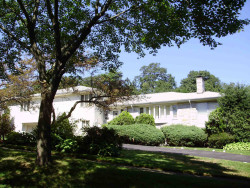 200 Baldpate Hill Rd, Newton, MA 02459 exterior