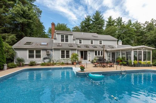 7 Humes Ct, Stratham, NH 03885 exterior