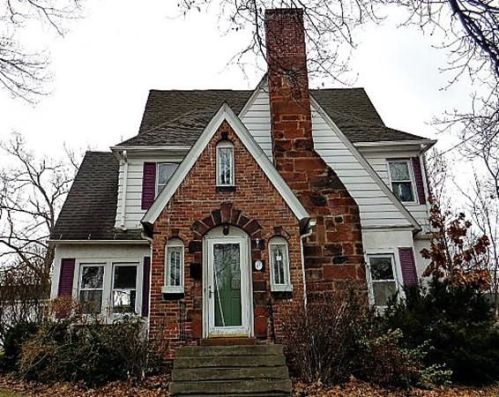 37 Tiffany St, Springfield, MA 01108 exterior