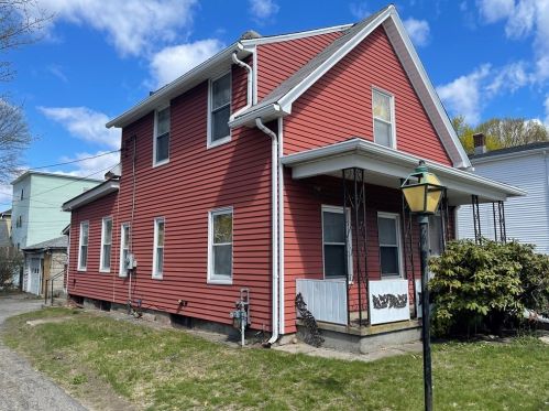 17 Orient St, Worcester, MA 01604 exterior
