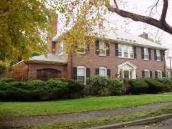 25 Manor House Rd, Newton, MA 02459 exterior