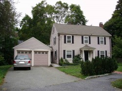 16 Bonmar Cir, Newton, MA 02466 exterior