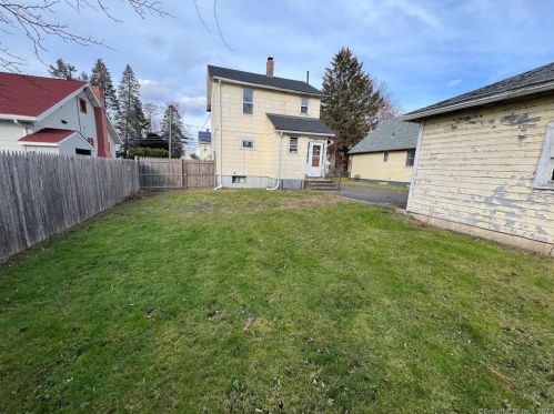 7 Marguerite Ave, Bloomfield, CT 06002 exterior