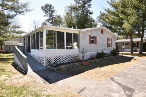 19 King Philip Rd, Coventry, RI 02816 exterior