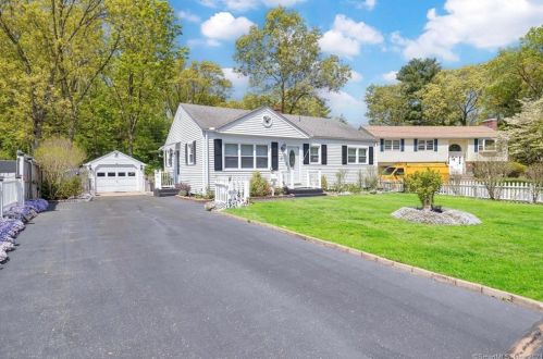 7 Sherwin Dr, Enfield, CT 06082 exterior