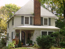 98 Ridge Ave, Newton, MA 02459 exterior