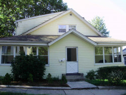 17 Whitlowe Rd, Newton, MA 02465 exterior