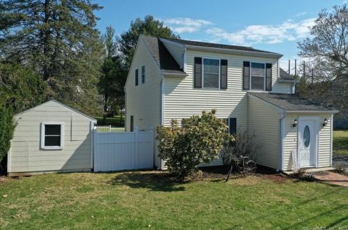 1371 Old Colony Rd, Meriden, CT 06451 exterior