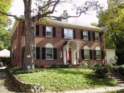 38 Hobart Rd, Newton, MA 02459 exterior