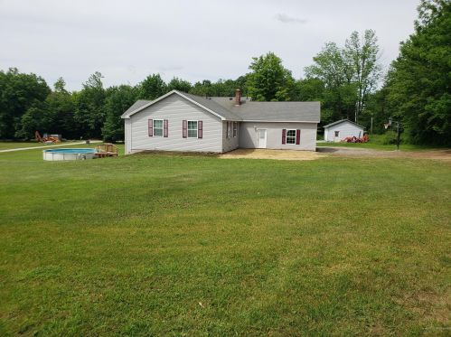 76 Hinkley Rd, Livermore, ME 04253 exterior