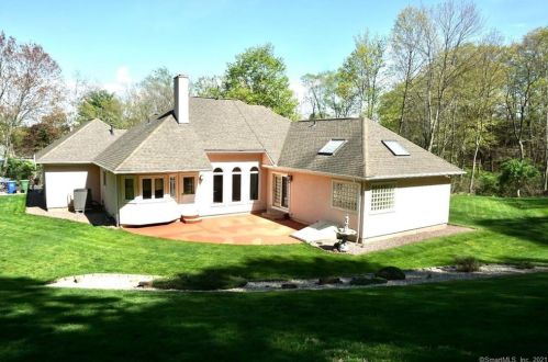 341 Camp St, Middletown, CT 06457 exterior