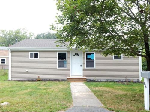 66 Sheldon St, Tiverton, RI 02878 exterior