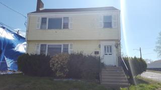 582 Huntington Rd, Bridgeport, CT 06610 exterior
