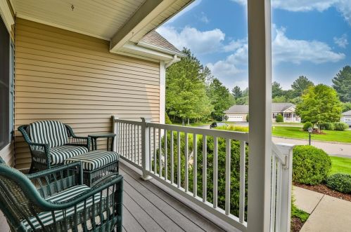 3 Harriet Ct, Londonderry, NH 03038 exterior