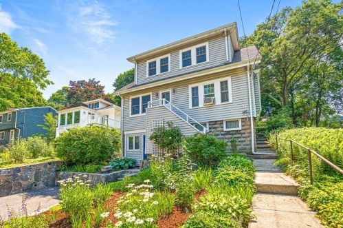 11 Ronald Rd, Arlington, MA 02474 exterior