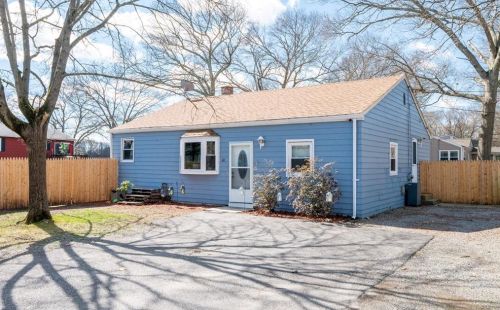 48 Strawberry Field Rd, Warwick, RI 02886 exterior