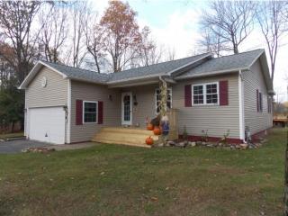 526 Jedware Cir, Hog Island, VT 05488 exterior