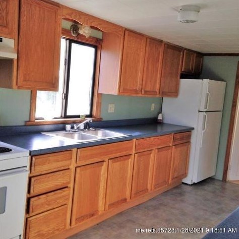 6 Lyons St, Machias, ME 04654 exterior